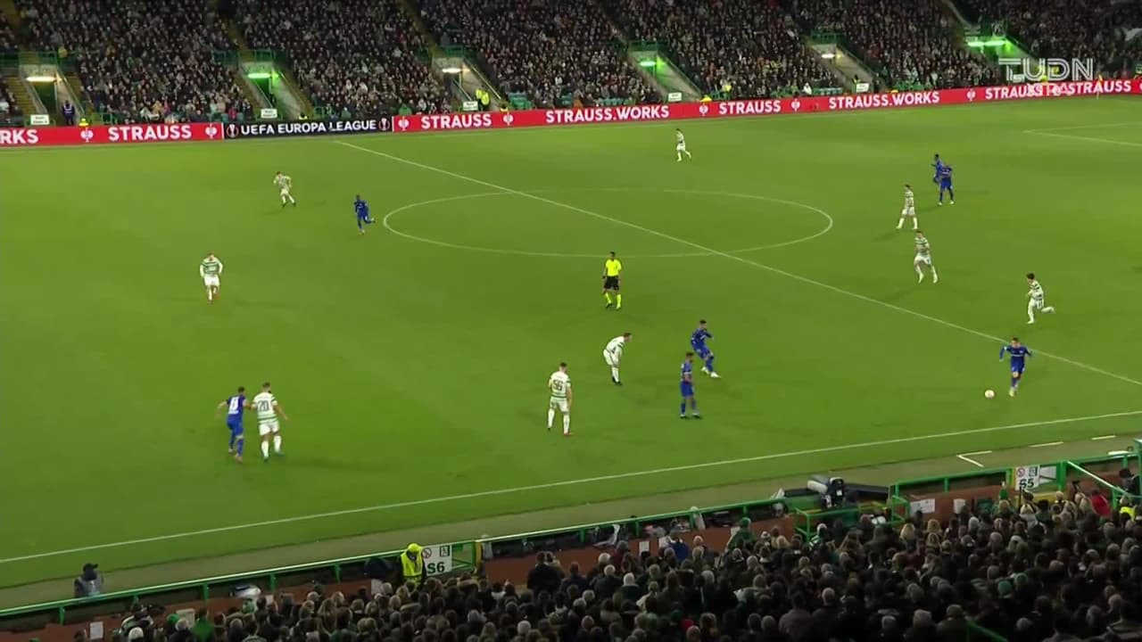 ¡TIRO ATAJADO! disparo por Moussa Diaby.