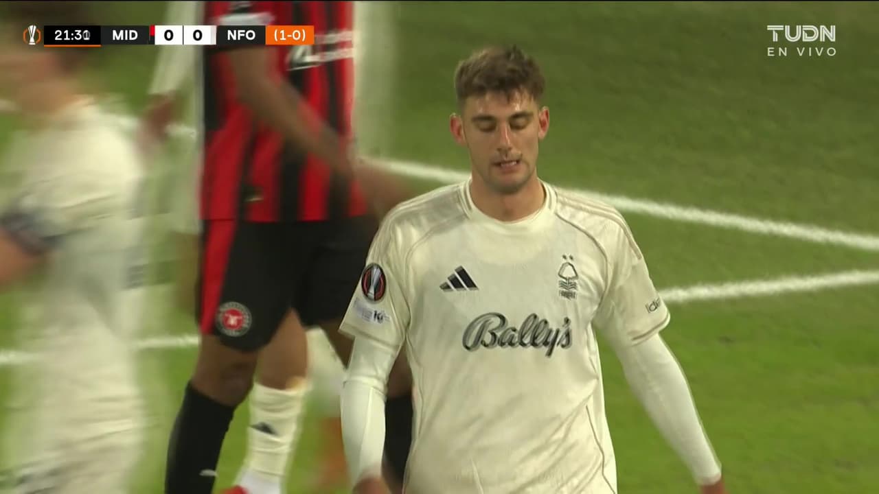 Nottingham Forest presiona: Lucca se queda cerca del gol