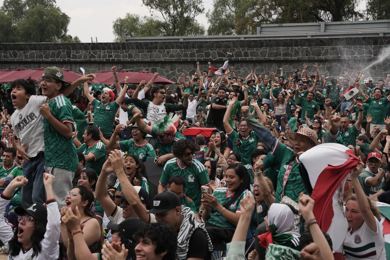 '¡Fue el gol de Quiñones!': Tiembla en México durante el partido inaugural de la Copa Mundial