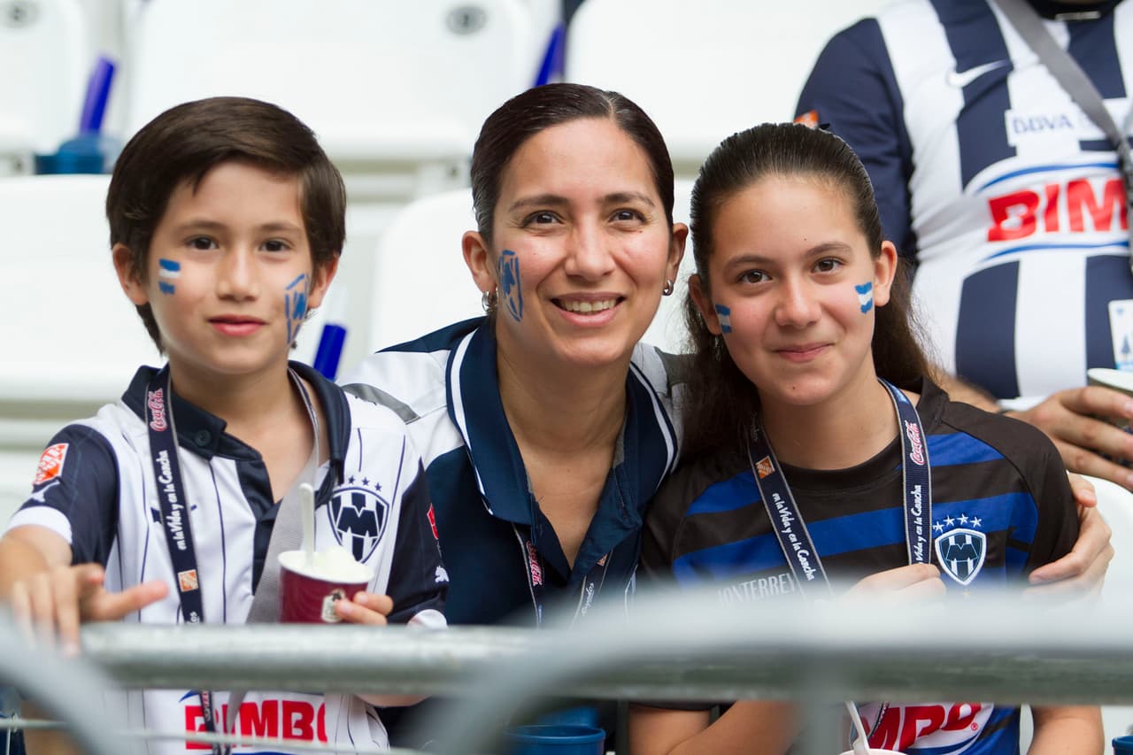 Así se vivió el colorido de la afición en la Final del C2016 con los seguidores a lo largo de los estadios.
