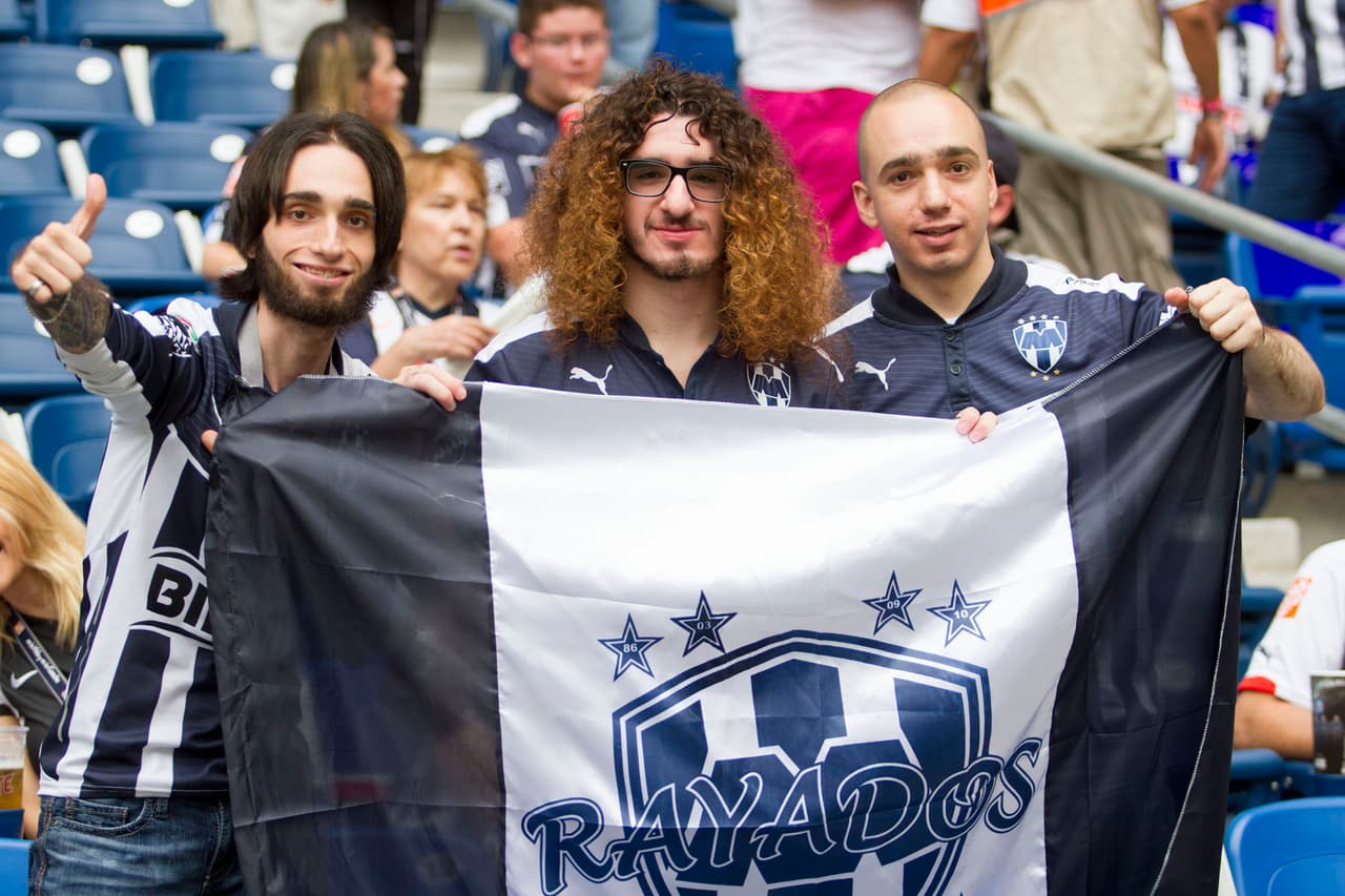 Así se vivió el colorido de la afición en la Final del C2016 con los seguidores a lo largo de los estadios.