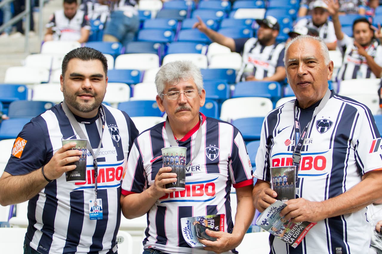 Así se vivió el colorido de la afición en la Final del C2016 con los seguidores a lo largo de los estadios.
