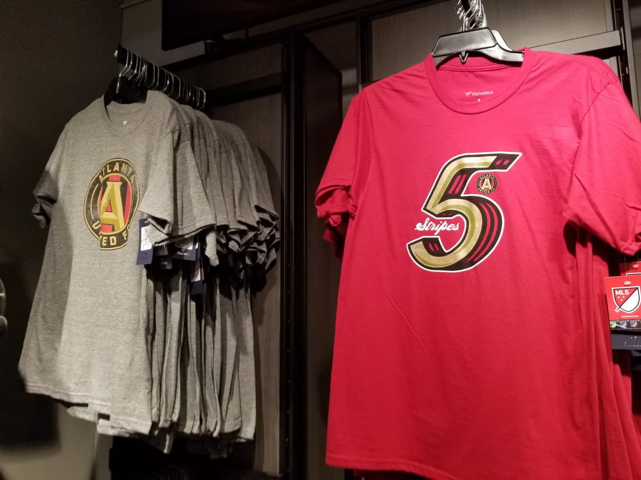 La tienda del Atlanta United ofrece una gran variedad de opciones para sus fans en esta ocasión especial.