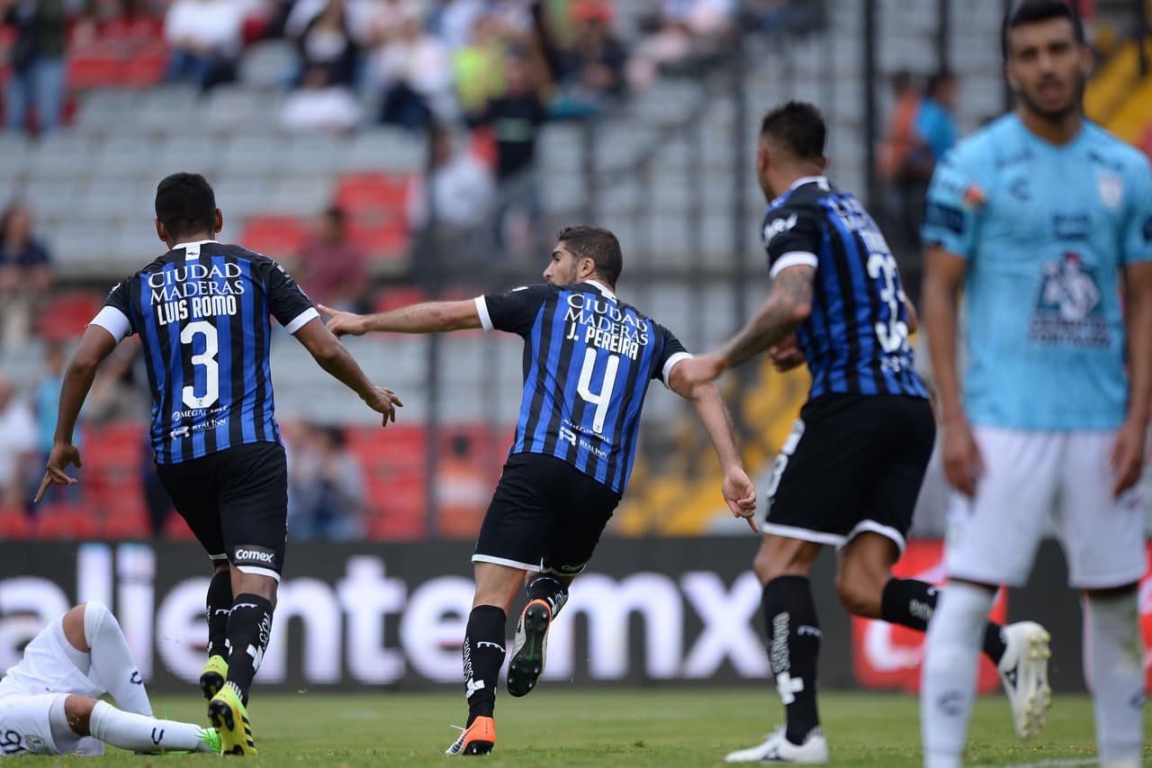 Jair Pereira cerró la pinza y tras aparecer sólo dentro del área empujó el esférico para poner el 2-1 favorable para Gallos en tiempo de compensación. El gol se revisó en el VAR pero fue válido.