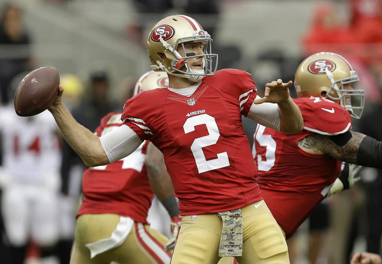 Los San Francisco 49ers se impusieron 17-16 a los Atlanta Falcons en el debut de Blaine Gabbert como quarterback titular de los californianos.