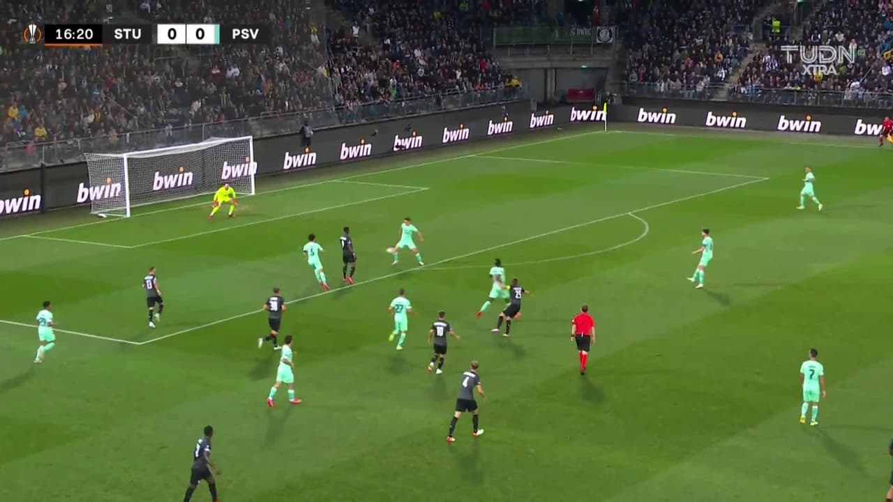 ¡TIRO ATAJADO! disparo por Stefan Hierländer.