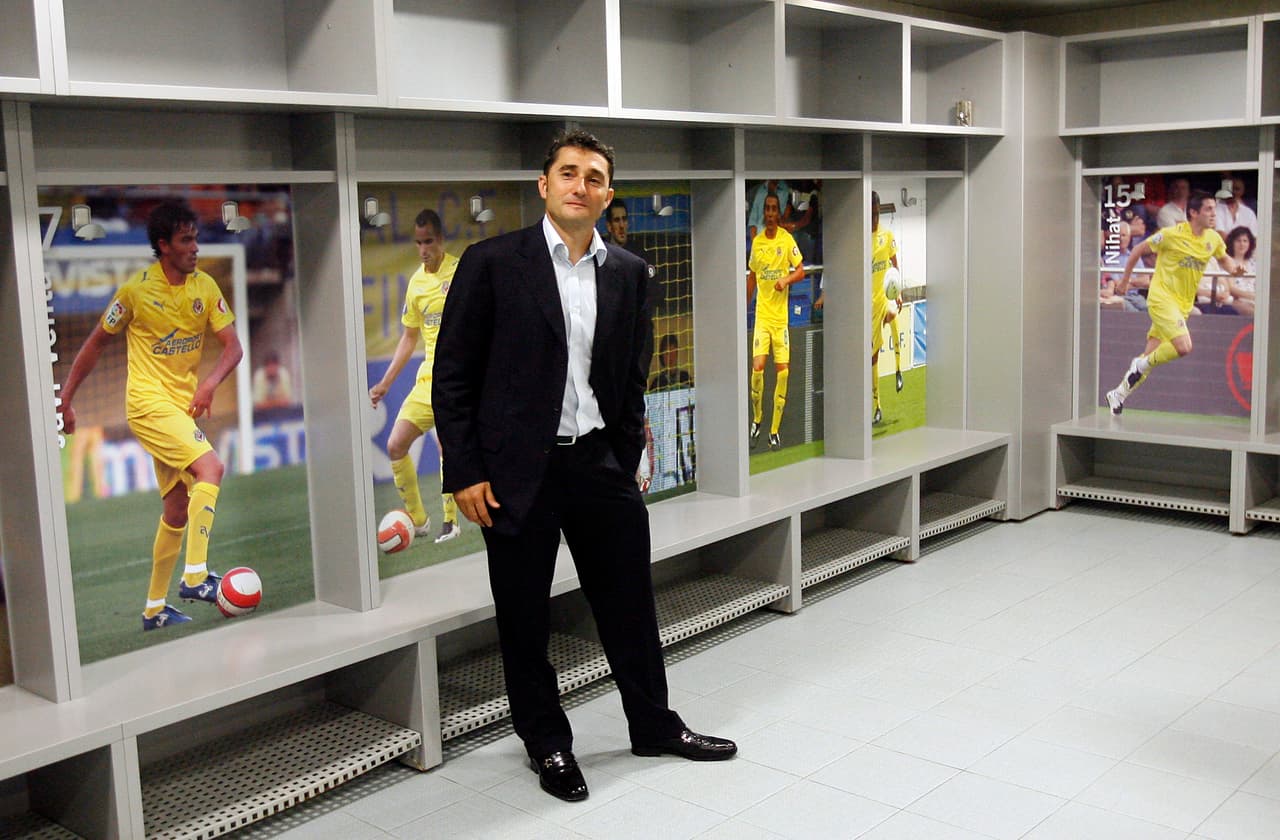 Tras su éxito, el entrenador llegó al banquillo del Villarreal al que dejó en el séptimo lugar de La Liga con 56 puntos y, por una sanción de la UEFA al Mallorca, con cupo a la fase de grupos de la Europa League.