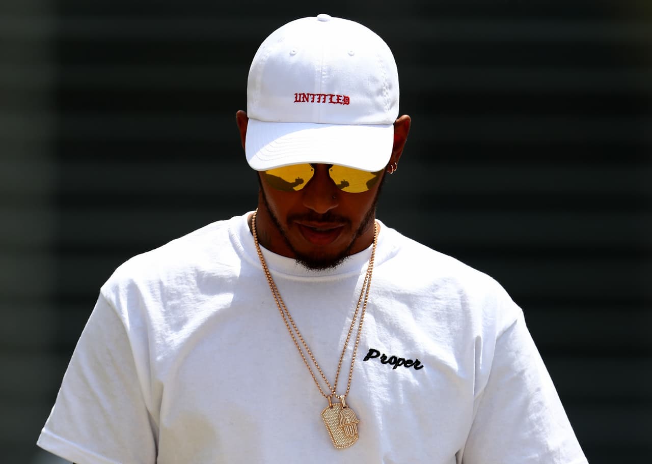 Sobre la incursión del español Fernando Alonso en la Fórmula Indy, Hamilton dijo que nunca se perdería una Gran Premio para correr en otro sitio, pero apoyó la decisión del español y piensa que los pilotos de fórmula uno deberían participar en otras competiciones cuando sea posible.