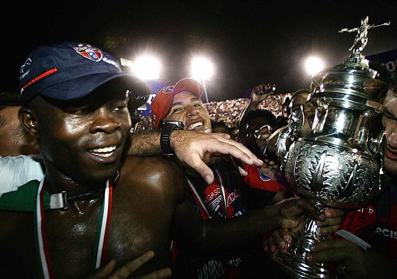 Cruz sacó campeón al Atlante de la Liga MX en 2007 y de la Liga de Campeones de la Concacaf en 2009, llegando a darle pelea al Barcelona en el Mundial de Clubes.