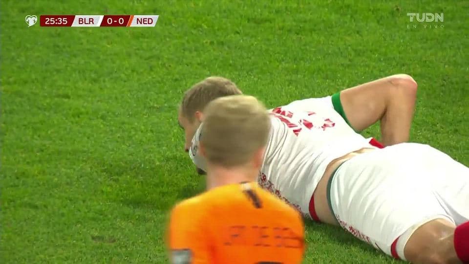 Tiro desviado de Denis Laptev