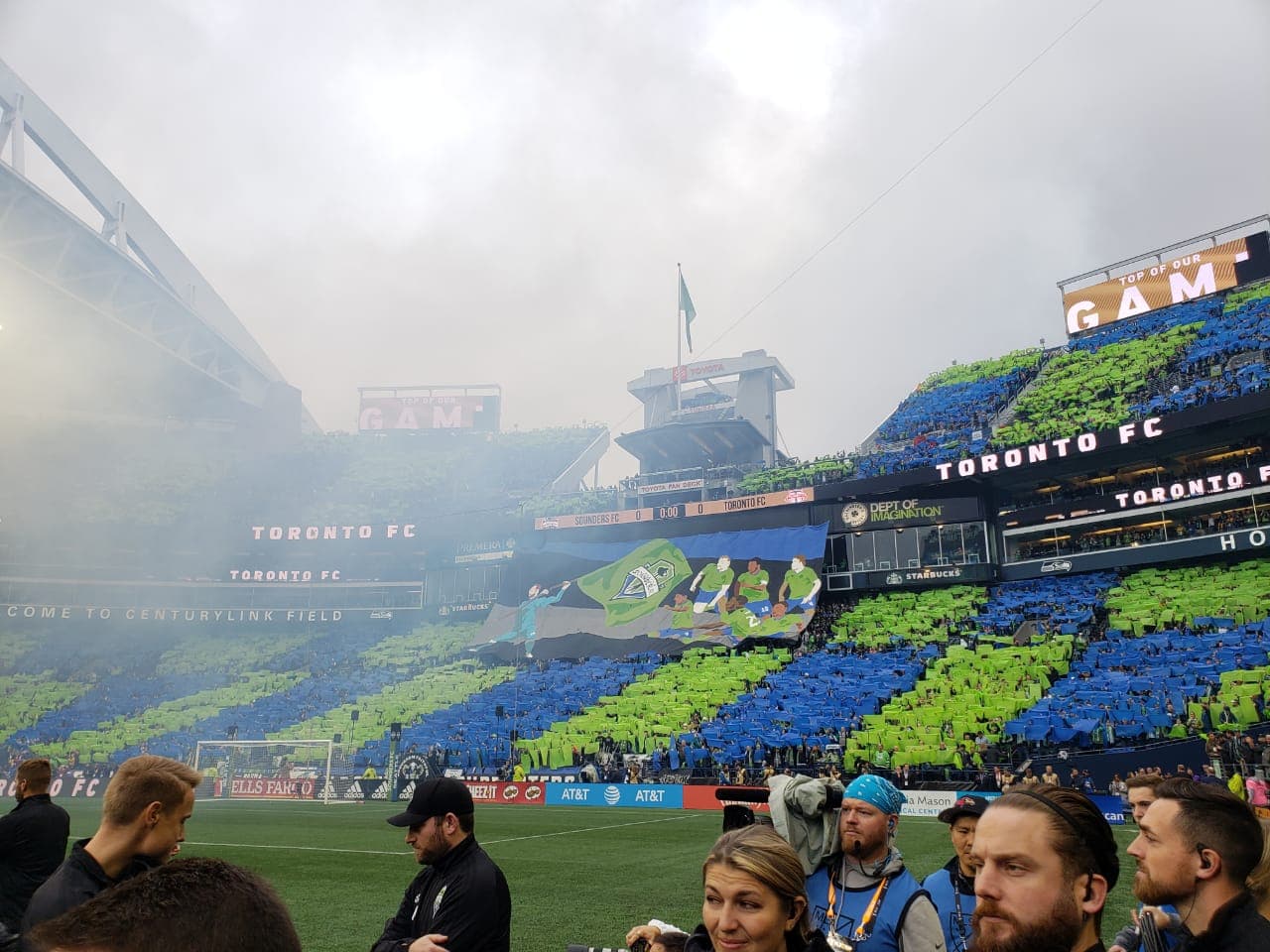 Gran ambiente entre la afición del Sounders previo al encuentro final contra el Toronto FC por la MLS Cup.