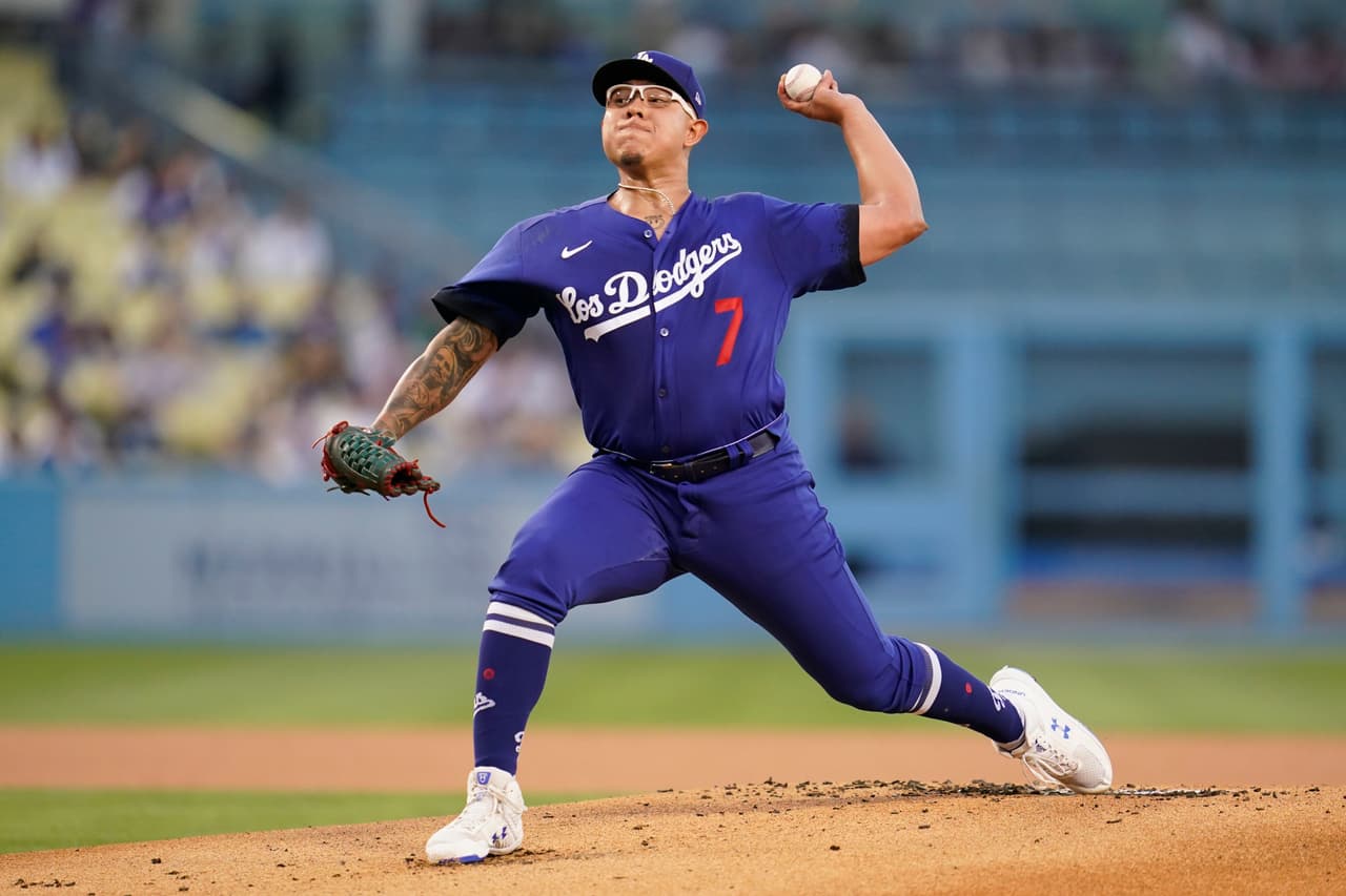 Julio Urías y Luis Urías se enfrentan de tú a tú en la MLB