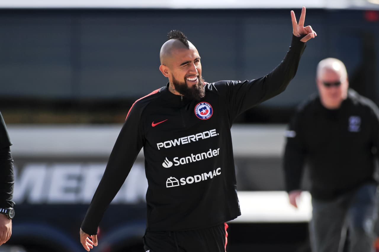 Chile, con Arturo Vidal a la cabeza y bajo la batuta del colombiano Reinaldo Rueda, prepara su choque contra México, al que espera volver a vencer ahora que está Gerardo Martino como técnico.