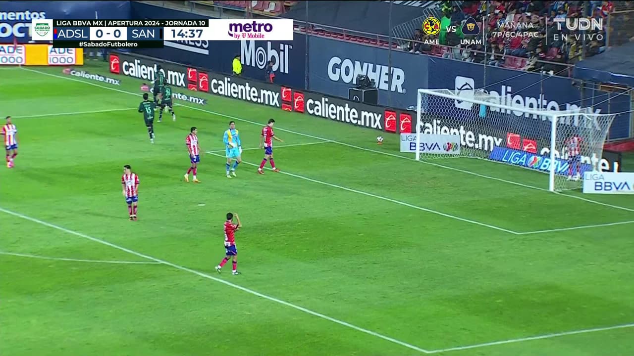 ¡GOL!  anota para Santos Laguna. Anthony Lozano