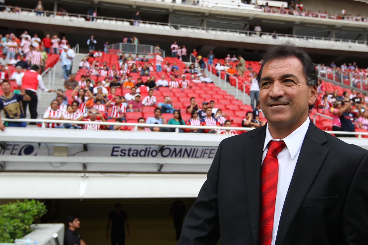 El América podría regresar a Mario Carrillo a la dirección técnica, el mexicano tuvo una de sus mejores épocas de estratega con los azulcremas, cabe recordar que bajo su gestión salieron campeones en el 2005.