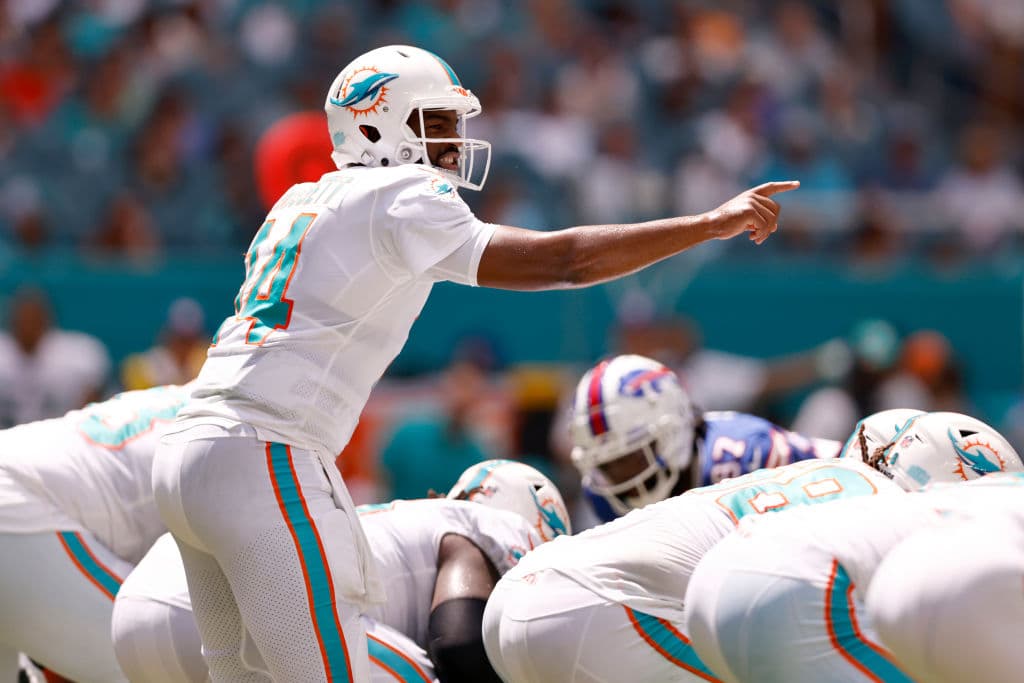 Los Buffalo Bills no tienen piedad sobre los Miami Dolphins, dejándolos 35-0 en esta segunda fecha de la NFL y poniéndose 1-1. Una aplastante victoria para los de Búfalo.