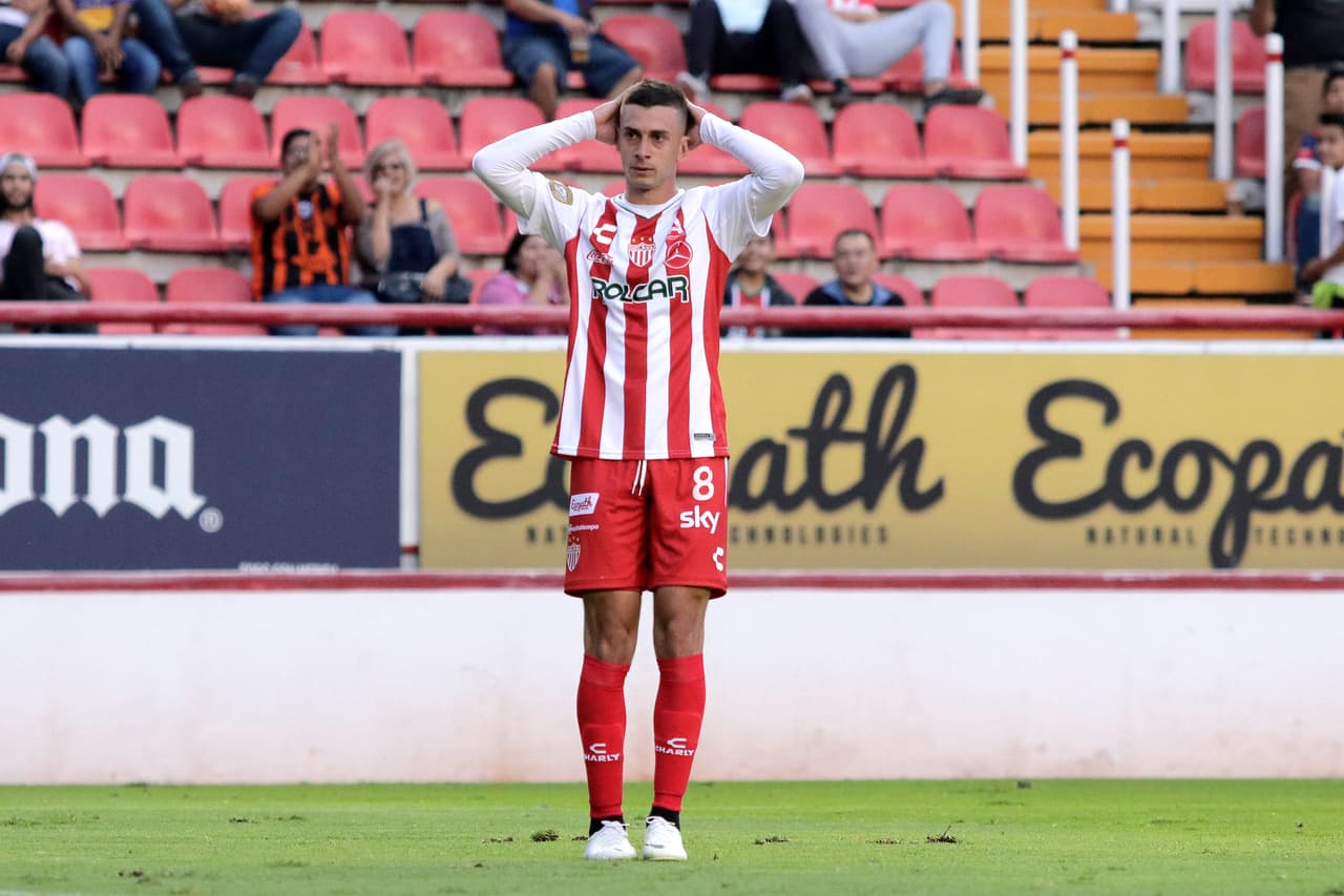 <b>Volante:</b> Facundo Castro (Necaxa, 1)