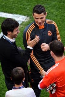 Raúl bromeó con Cristiano Ronaldo e Iker Casillas en la práctica del Real Madrid previo a la final de la Champions League.