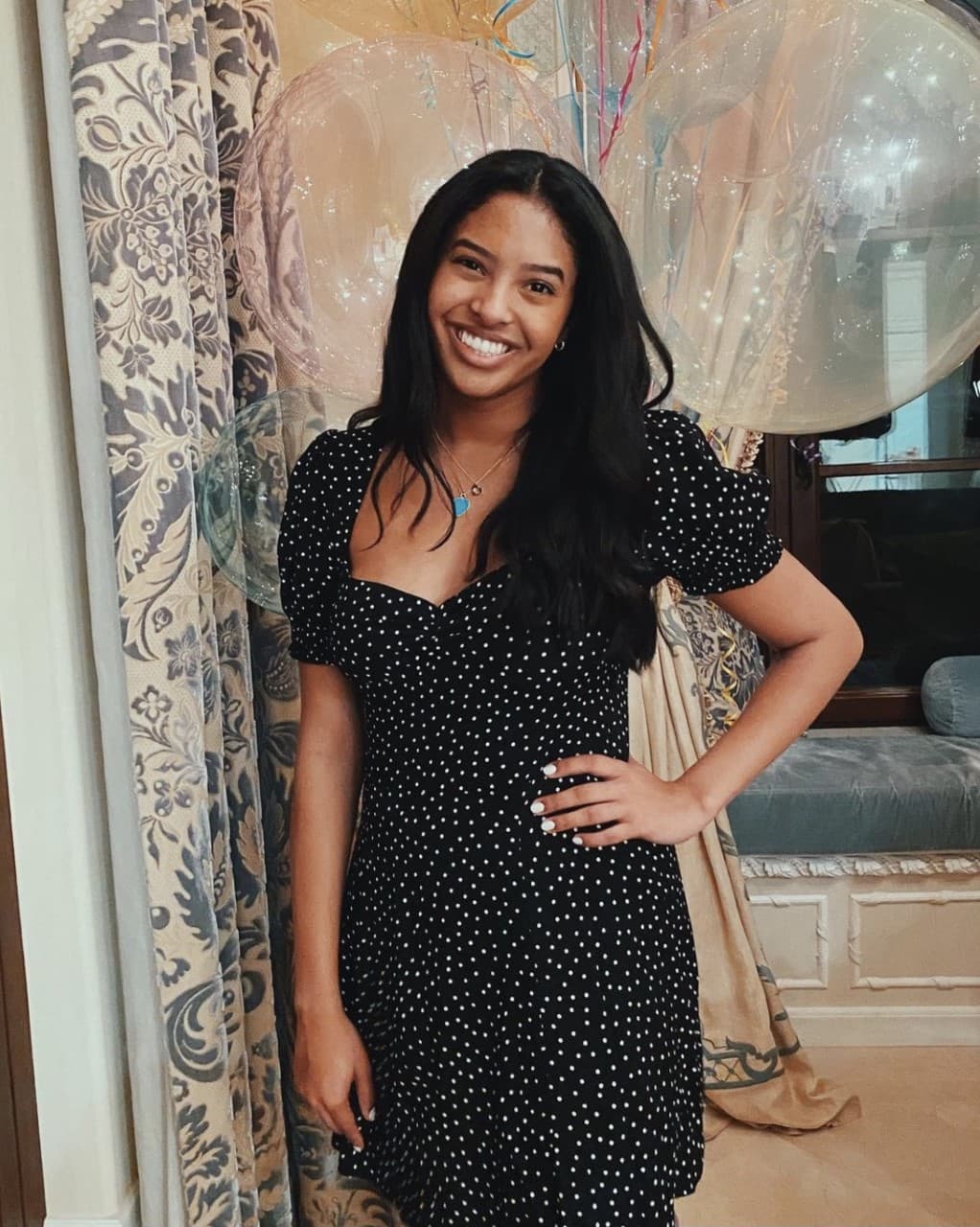 Desde el accidente, todo el mundo has seguido más de cerca la vida de su esposa y sus otras tres hijas.