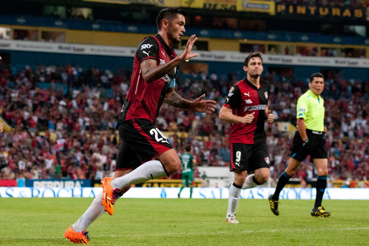 Monarcas fue otro de los equipos que hecho la casa por la ventana, el problema con la tabla porcentual hizo que la directiva abriera la cartera. Atlas (hermano menor) decidió mandarles en paquete a Rodrigo Millar, Juan P- Rodríguez, Enrique Pérez, Flavio Santos y Facundo Erpen.