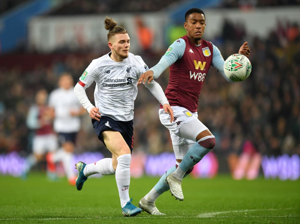 Con juveniles, los Reds son eliminados de la Carabao Cup 5-0 por el Aston Villa, con doblete de Kodjia, un tanto de Hourihane y autogol de Boyes.