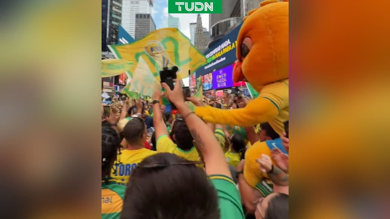 Fans brasileños llevan el Carnaval a Nueva York