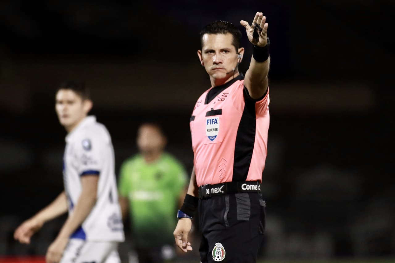 Árbitro del Clásico Regio da positivo de coronavirus