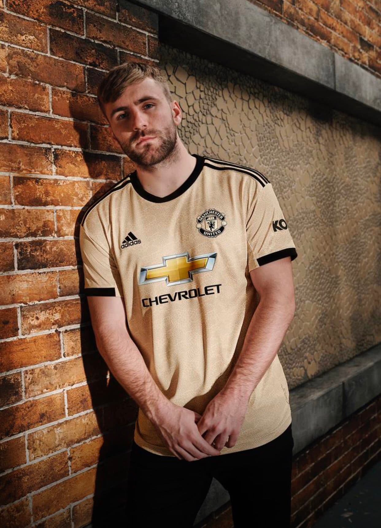 El distrito artístico de Manchester, el Northern Quarter, ha sido la inspiración de esta playera alternativa de los Diablos Rojos para la nueva temporada. El diseño de la prenda cuenta con los mosaicos característicos de esa zona de la ciudad y rompe con los colores tradiciones del Manchester United.