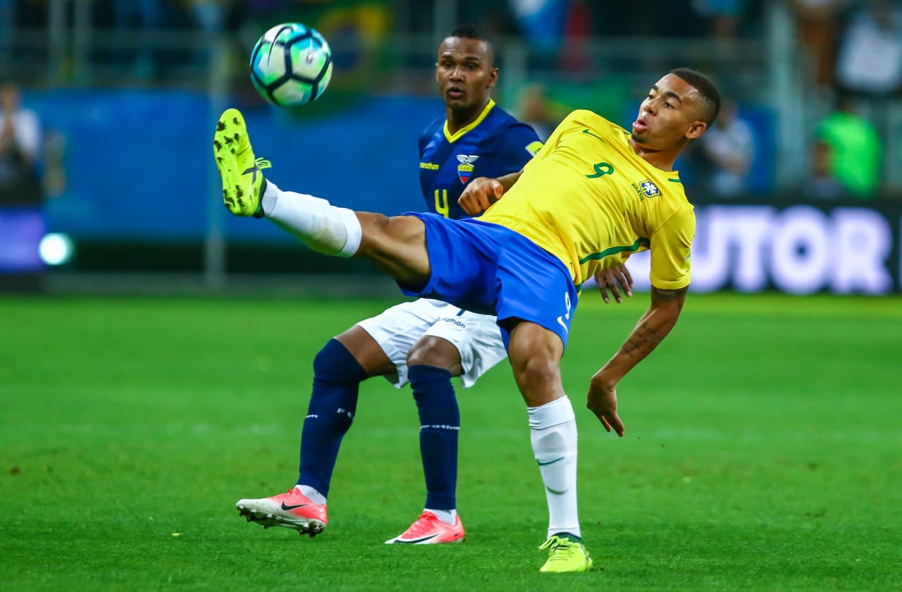 PORTO ALEGRE, BRAZIL - AUGUST 31: Gabriel Jesus of Brazil battles for the ball against Pedro Velasco of Equador during the match Brazil v Equador - 2018 FIFA World Cup Russia Qualifier, at Arena do Gremio on August 31, 2017, in Porto Alegre, Brazil. (Photo by Lucas Uebel/Getty Images)