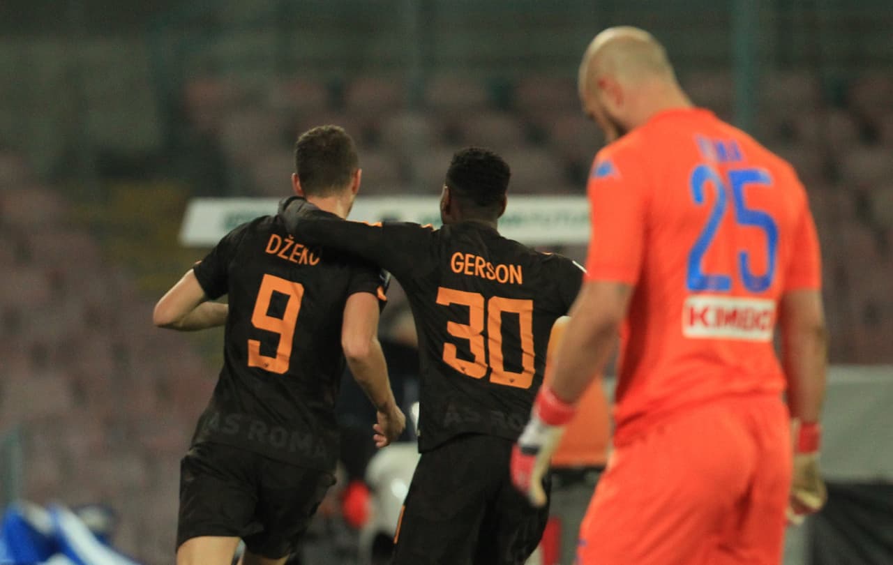 Dzeko de nuevo mostró su categoría goleadora y al minuto 28 del segundo tiempo puso el 1-3 en casa de Nápoles.