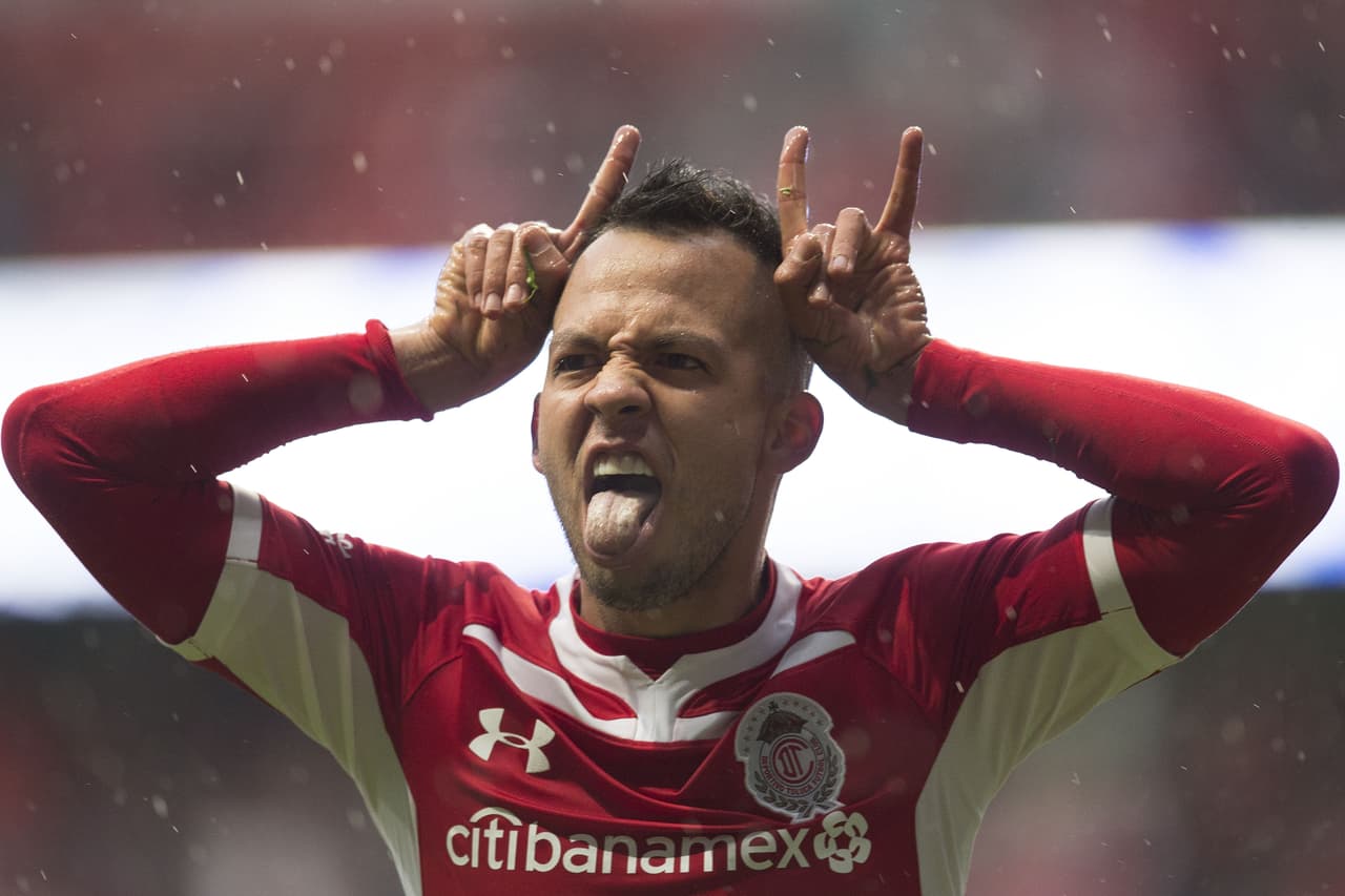 Defensa: Rodrigo Salinas (Toluca, 8)