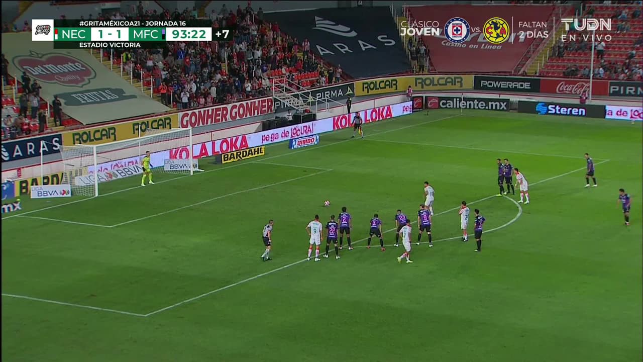 ¡GOL!  anota para Necaxa. Maximiliano Salas
