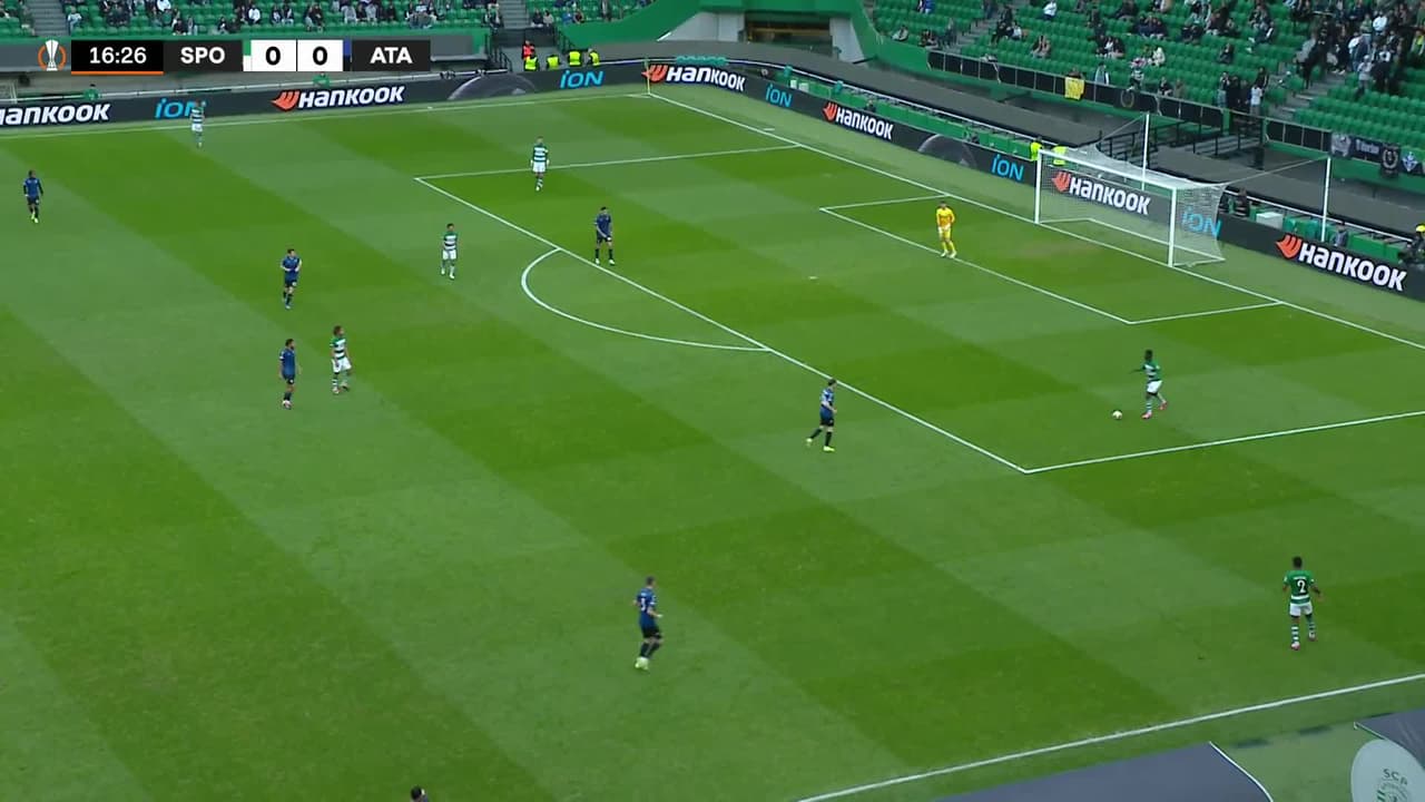 ¡GOL!  anota para Sporting Lisbon. Paulinho