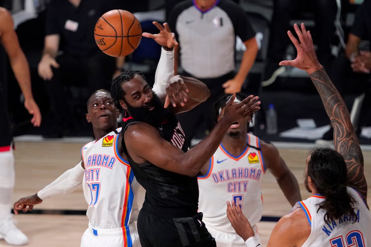 Oklahoma City pelea hasta el último segundo, pero no es suficiente y se despiden de los Playoffs al caer 102-104 frente a los Houston Rockets.