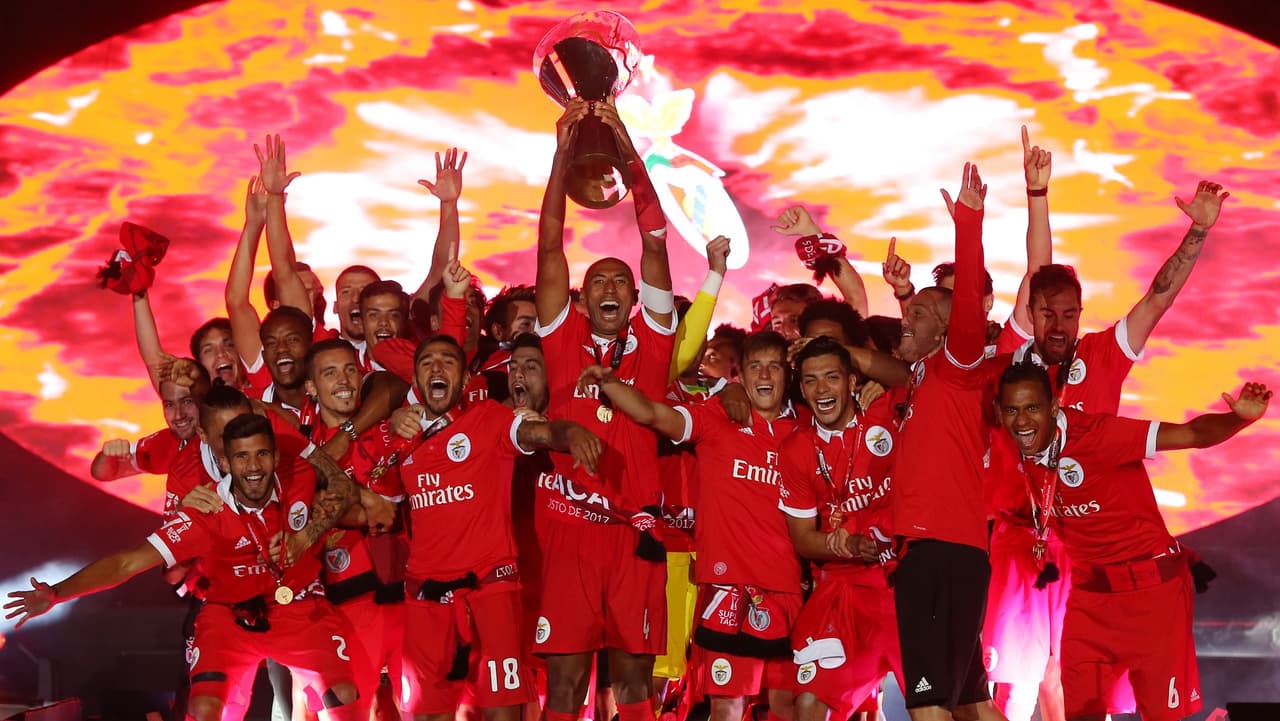 Con gol de Raúl Jiménez, Benfica se llevó Supercopa de Portugal