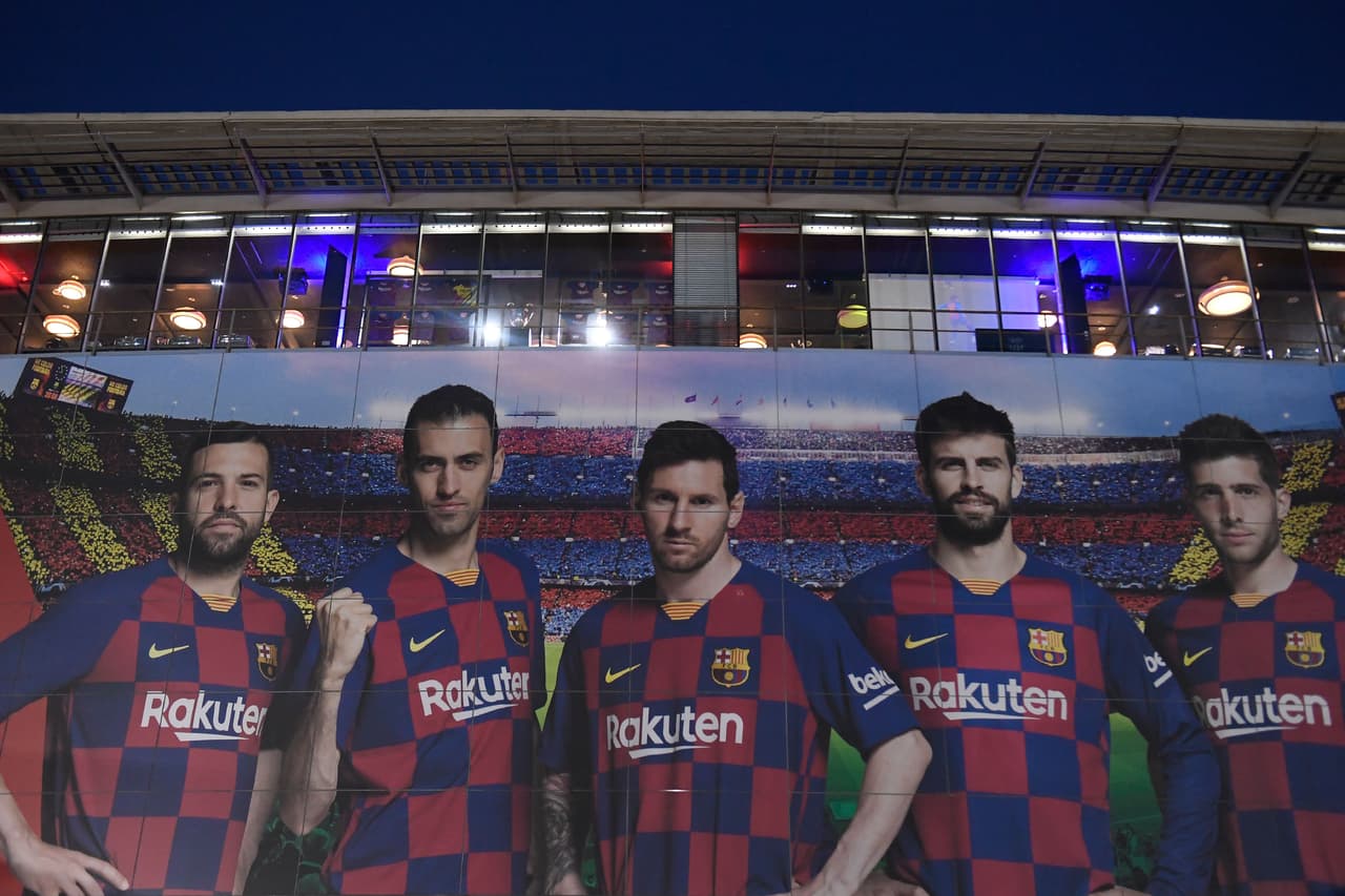 FC Barcelona vistió con playera a cuadros pero conservando los colores originales del equipo, incluso hizo recordar a la camiseta de la Selección de Croacia, esto en la campaña 2019-2020.