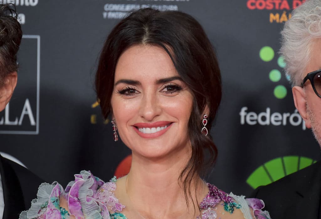 Penélope siempre ha tenido cambios, pero no tan fuertes, pues siempre lleva tonos miel con reflejos claros.