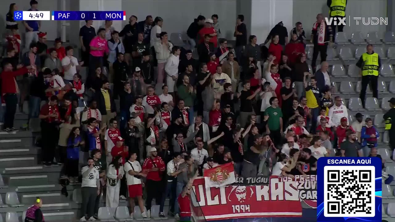 ¡Gol de vestidor del Monaco! Takumi Minamino cruzó el balón al segundo poste para el 0-1