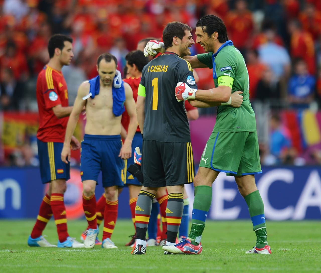 9. En la Eurocopa de 2012 se enfrenatron dos veces. Primero en la fase de grupos, partido que finalizó igualado 1-1.