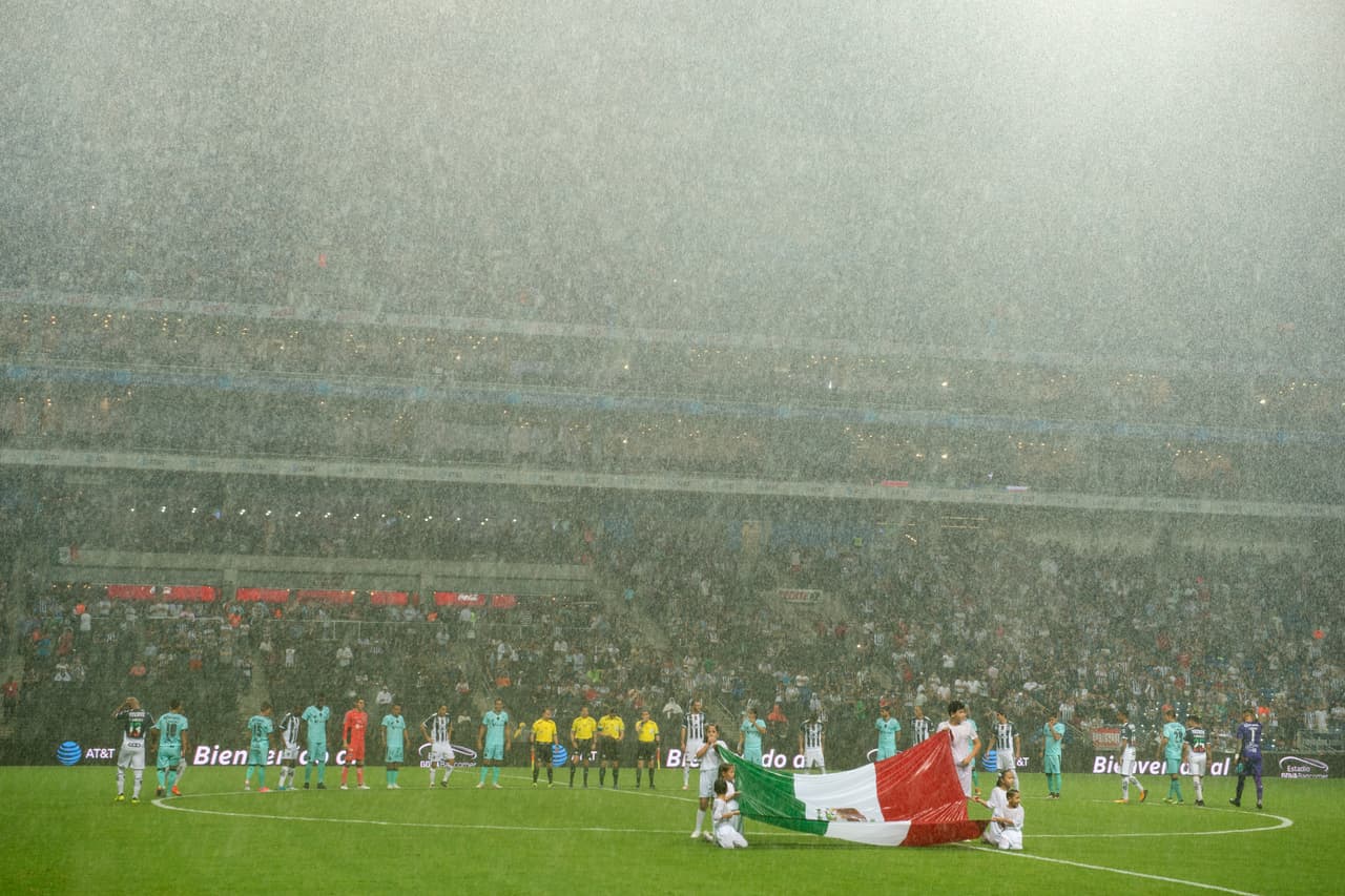 Muestras de apoyo en la Liga MX: Monterrey Vs. Santos