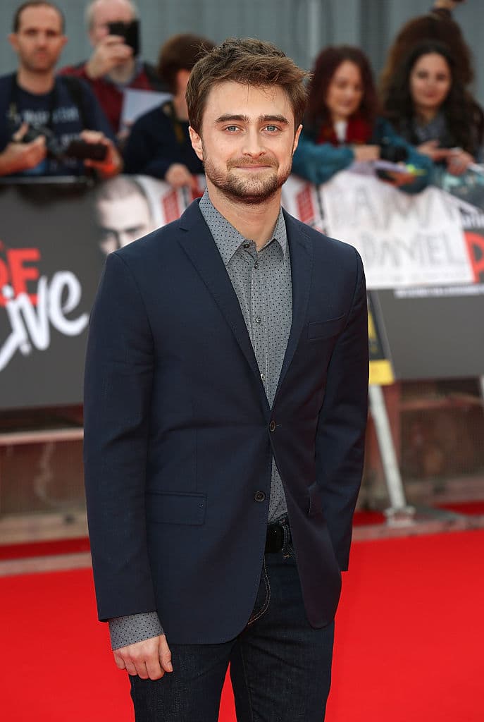 Harry Potter and the Prisoner of Azkaban (2004) - Cuando Harry Potter y sus amigos vuelven a Hogwarts para cursar su tercer año de estudios, se ven involucrados en un misterio: de la prisión para magos de Azkaban se ha fugado Sirius Black, un peligroso mago que fue cómplice de Lord Voldemort y que intentará vengarse de Harry Potter.
<br>