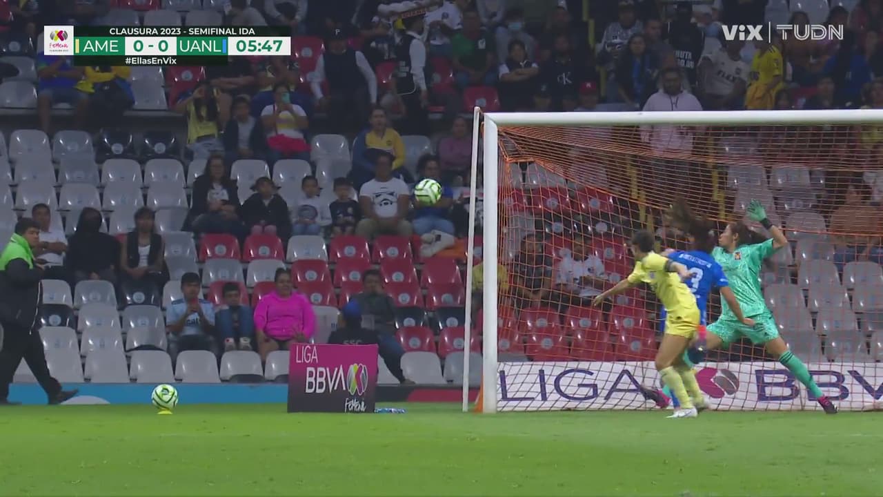 Kiana vuelve a perdonar, la capitana del América falló en su cabezazo