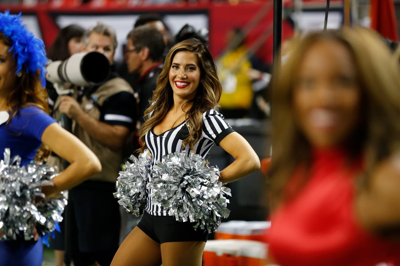 Las bellas porristas de la NFL siguen demostrándonos sus disfraces en esta época de Halloween. ¡Chécalos!