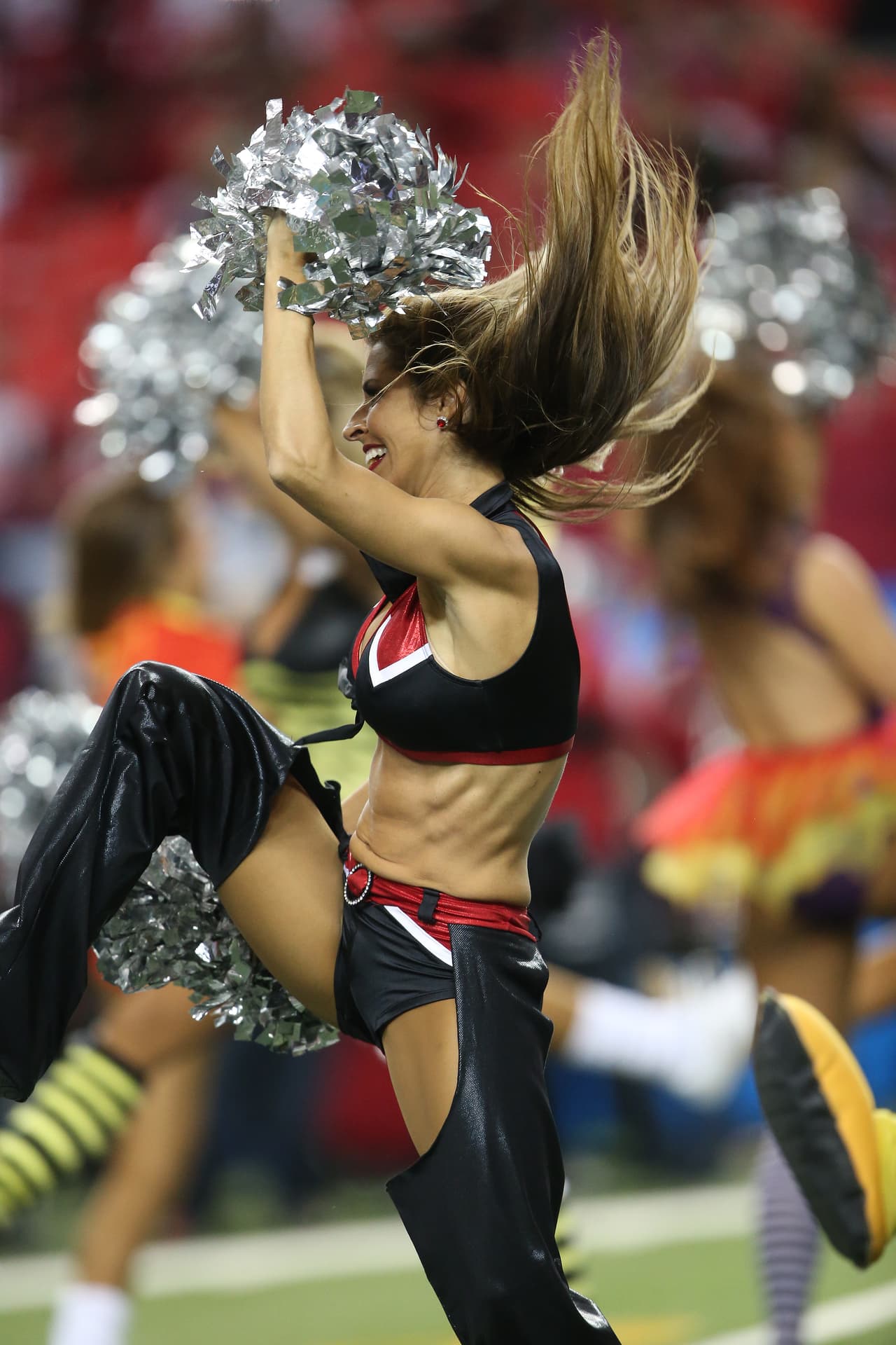 Las bellas porristas de la NFL siguen demostrándonos sus disfraces en esta época de Halloween. ¡Chécalos!