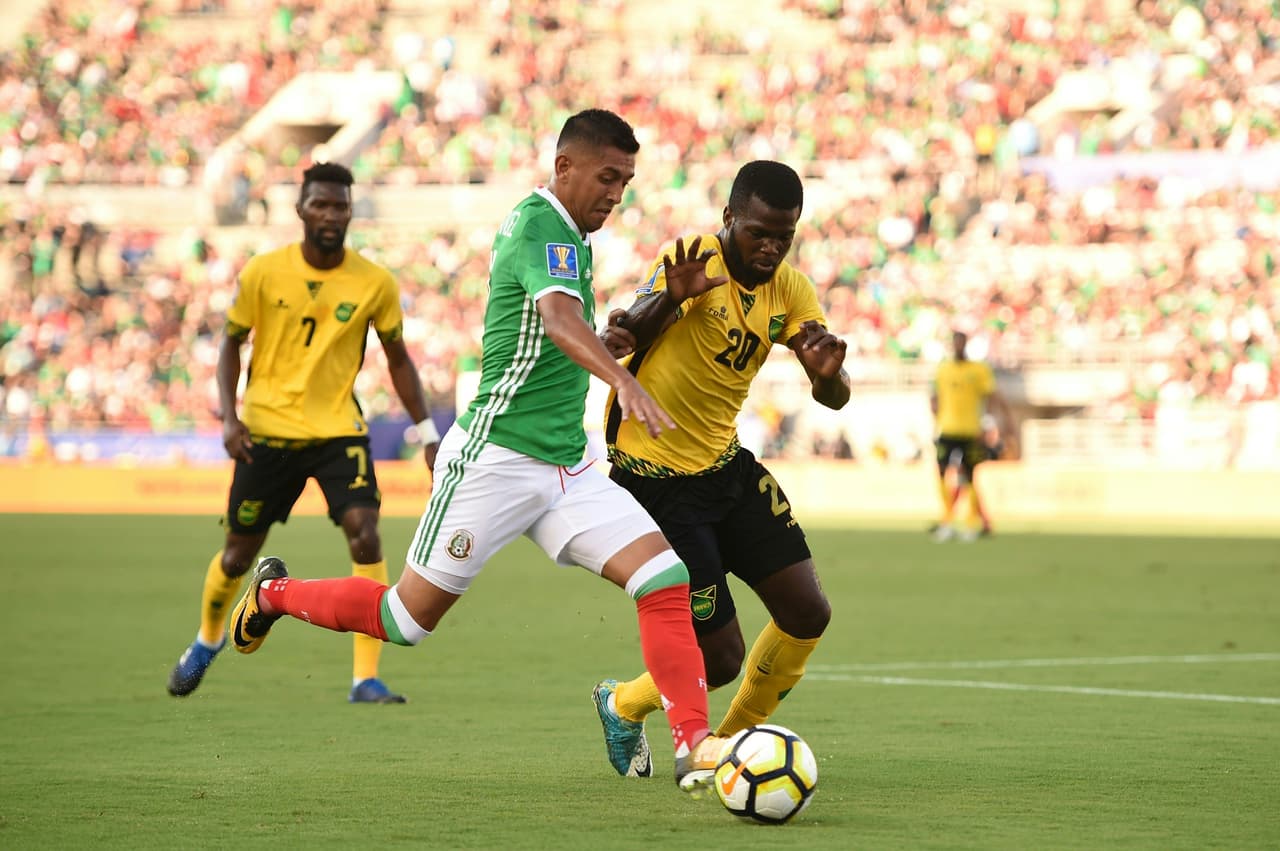 11) ELÍAS HERNÁNDEZ – Cayó en una dinámica constante de desborde sin crear real peligro y los jamaicanos lo anularon en la segunda parte. Salió de cambio sin pena ni gloria. Se va con 5.