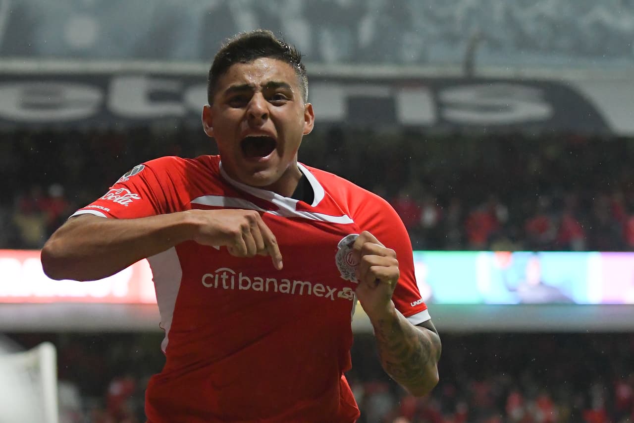 Cuando todo parecía que las Águilas se irían con los tres puntos, Alexis Vega marcó el 2-2 con un tremendo golazo.