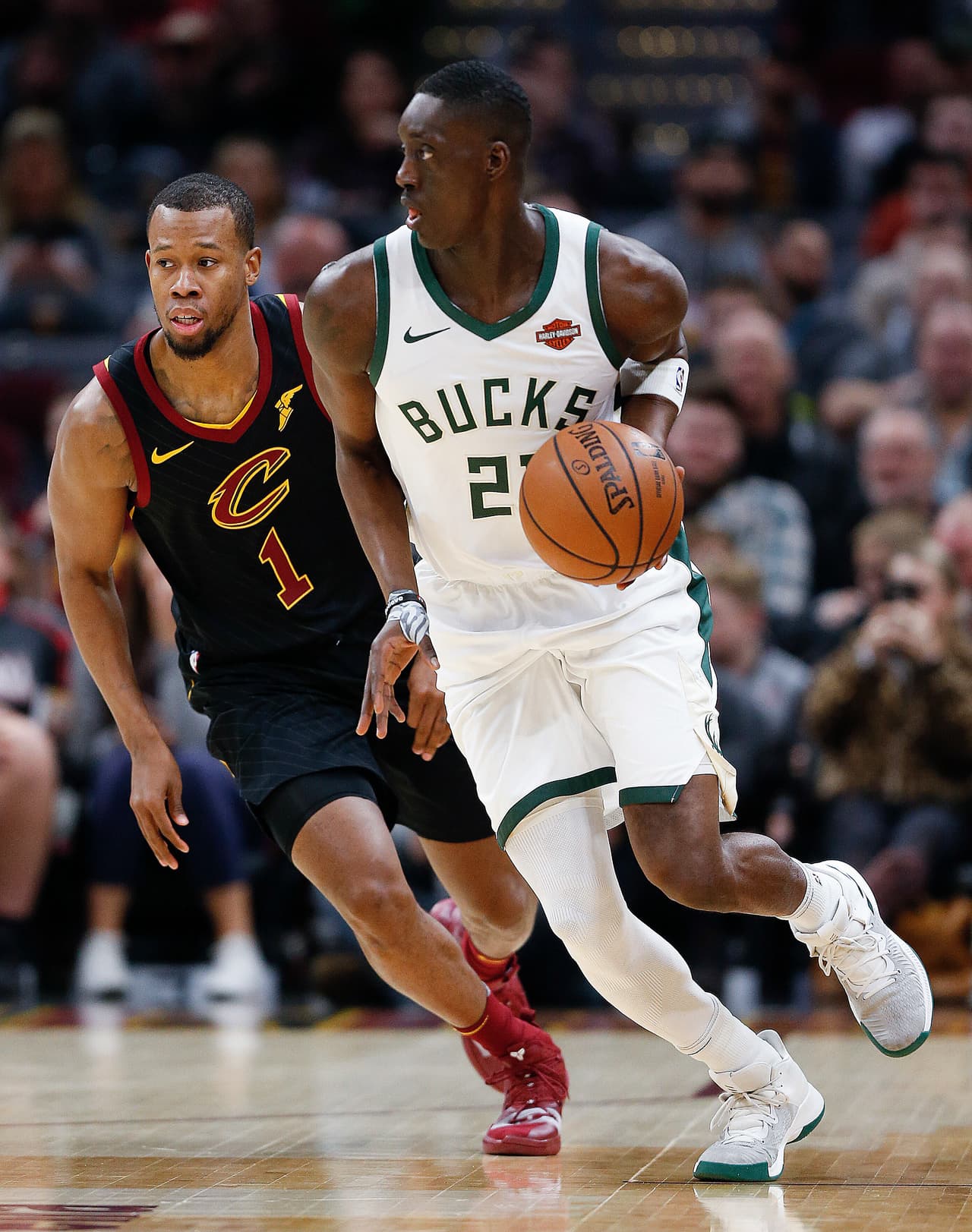 Por su parte, los Cleveland Cavaliers mantienen su pobre rendimiento al caer 102-114 como locales ante los Milwaukee Bucks.