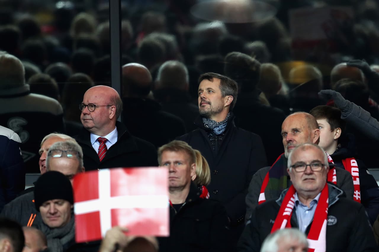 El Principe Frederick VI de Dinamarca estuvo presente en el palco de honor.