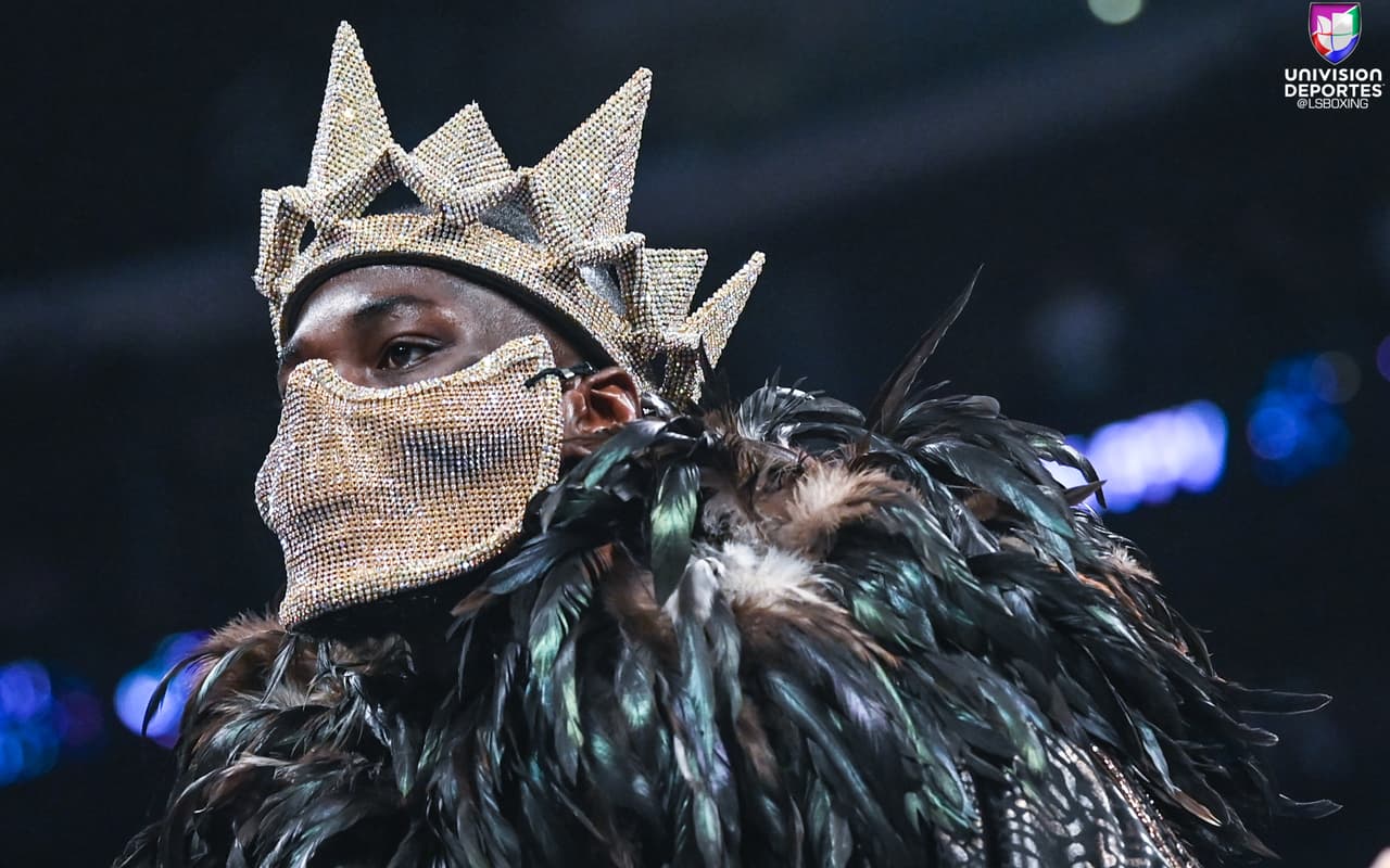 Tyson Fury y Deontay Wilder brindaron una pelea para la historia en el Staples Center de Los Ángeles. Wilder, monarca del CMB de peso completo, tiró en dos ocasiones al inglés, quien se levantó tras dominar la contienda con su elusivo boxeo. AL final, los jueces otorgaron un empate.