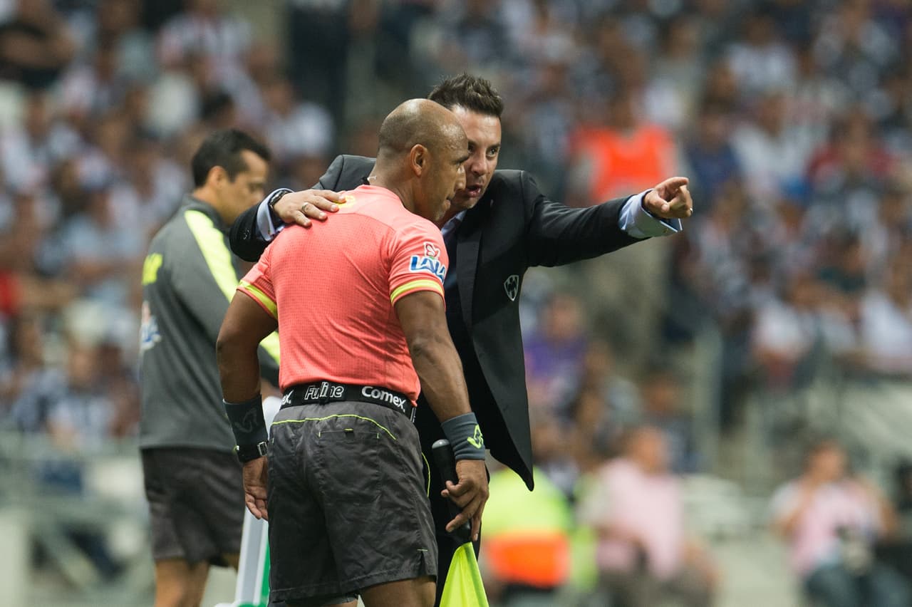 La última ocasión en que logró que uno de sus equipos se colocara como una de las mejores cinco defensivas fue con el América en el Apertura 2014, fue campeón y pretende repetirlo pero ahora con Rayados.